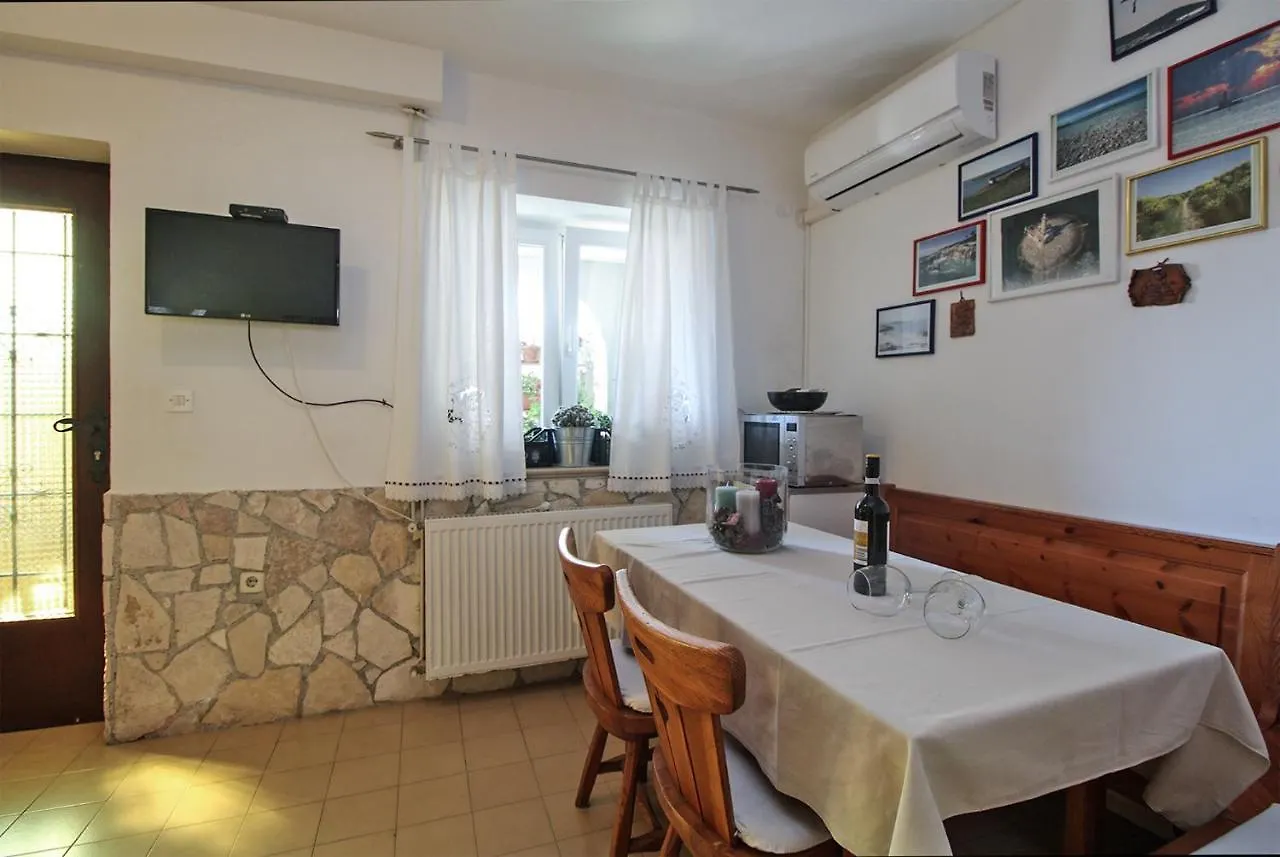 Apartment Leona 2216 Premantura