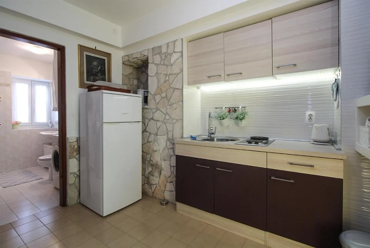 Apartment Leona 2216 Premantura