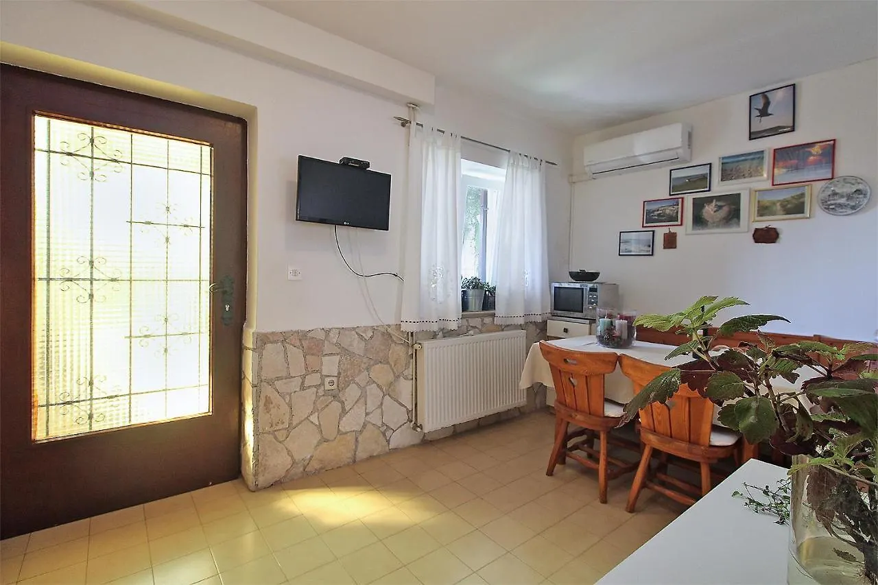 Apartment Leona 2216 Premantura Croatia