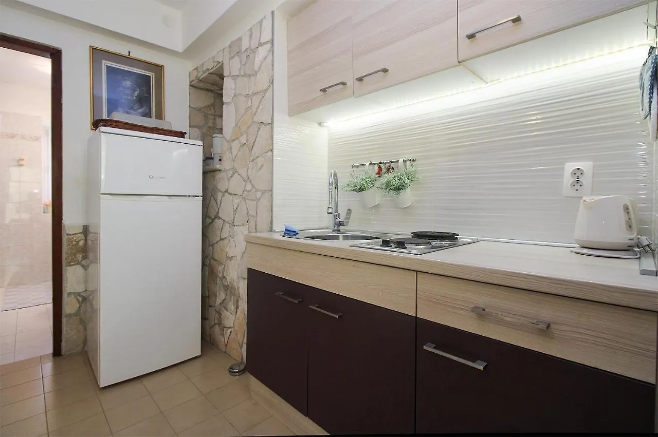 Apartment Leona 2216 Premantura