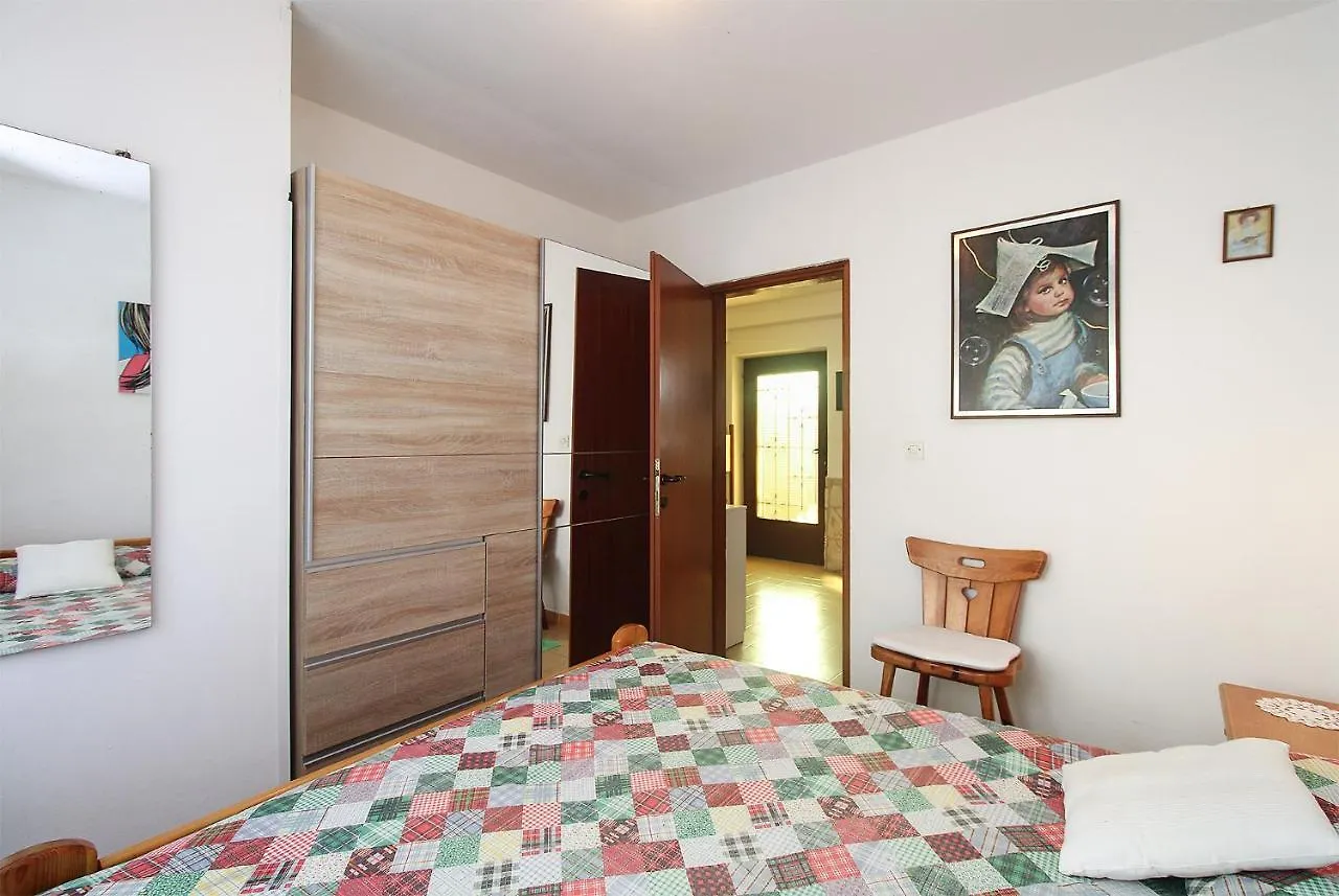 Apartment Leona 2216 Premantura