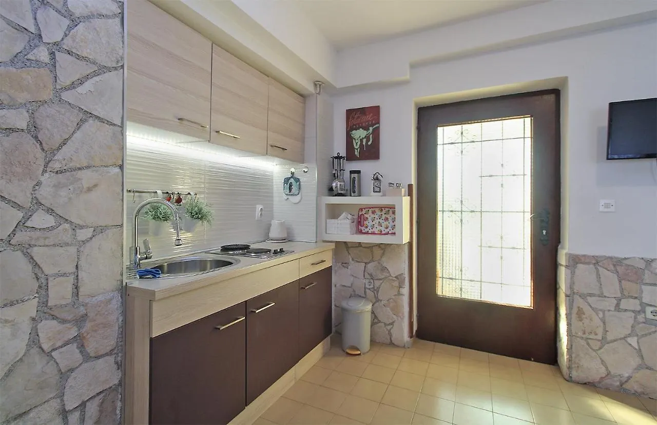 Apartment Leona 2216 Premantura 0*,